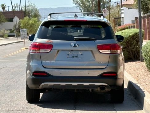 Used 2018 Kia Sorento EX FWD image 5