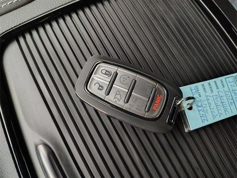 New 2026 Chrysler Pacifica Limited w/ Uconnect Theater Family Group image 26