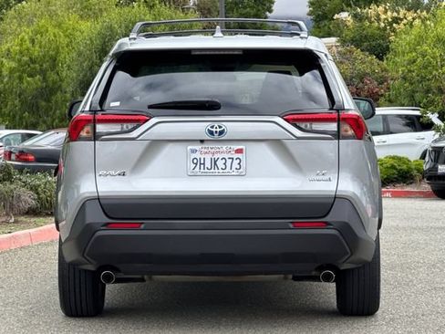 Used 2022 Toyota RAV4 LE AWD/4WD image 5