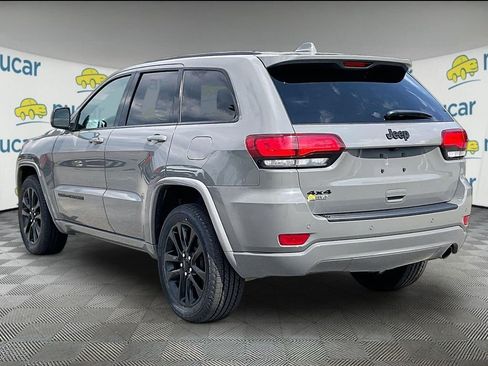 Used 2021 Jeep Grand Cherokee Laredo X AWD/4WD image 4