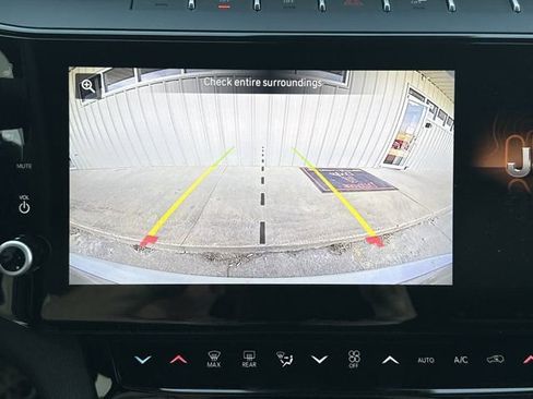 New 2026 Jeep Grand Cherokee Laredo image 9