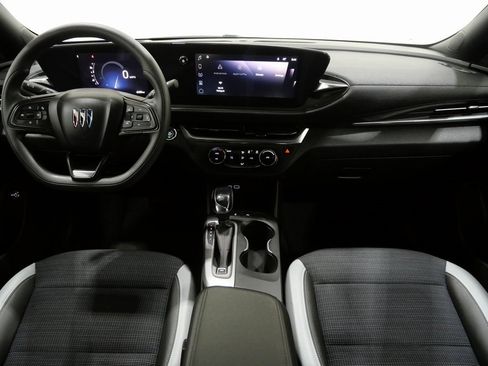 Used 2024 Buick Envista Preferred w/ Convenience II Package image 10