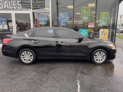 Used 2014 Nissan Altima 2.5 S w/ Display Audio Package image 4