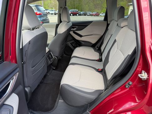 Used 2021 Subaru Forester Premium AWD/4WD image 7