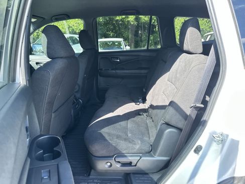 Used 2022 Honda Pilot Sport image 17