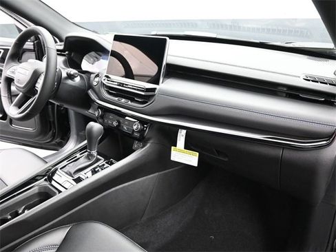 New 2026 Jeep Compass Latitude image 25