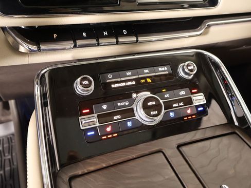 Used 2022 Lincoln Navigator Reserve image 8