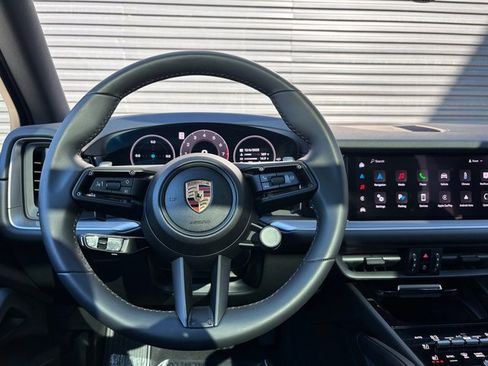 Certified 2025 Porsche Cayenne image 14
