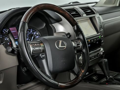 Used 2018 Lexus GX 460 image 21