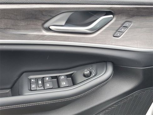 New 2025 Jeep Grand Cherokee Limited w/ Trailer Tow Package image 18