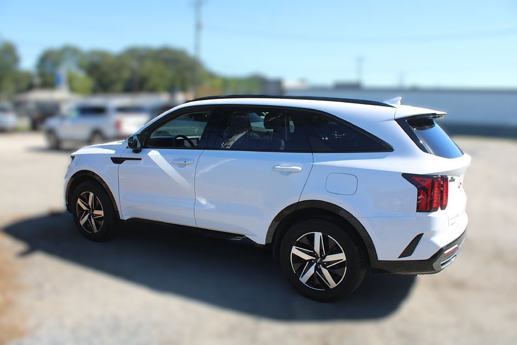 Certified 2023 Kia Sorento S w/ Panoramic Sunroof Package FWD image 12
