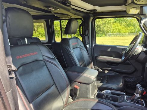 Used 2018 Jeep Wrangler Unlimited Rubicon w/ Dual Top Group AWD/4WD image 15