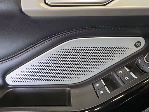 Used 2023 Ford Explorer Platinum w/ Technology Package AWD/4WD image 19