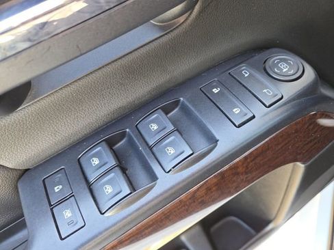 Used 2019 GMC Sierra 1500 SLE w/ SLE Value Package image 3