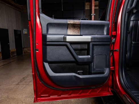 Used 2022 Ford F250 Lariat w/ Black Appearance Package image 36