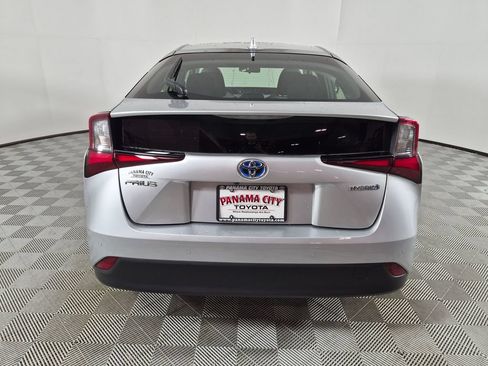 Used 2022 Toyota Prius LE FWD image 4