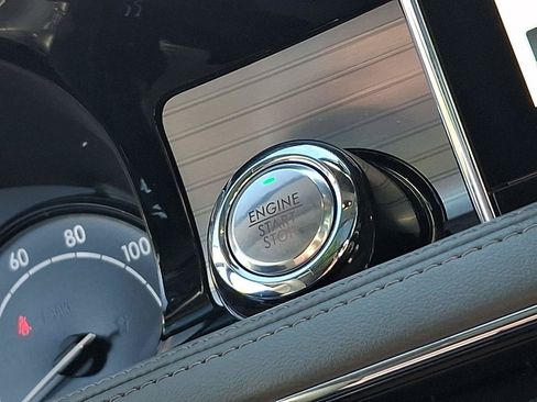 Used 2021 Lincoln Corsair FWD w/ Premium Package image 24