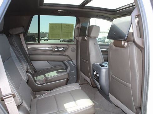 Used 2024 GMC Yukon Denali w/ Advanced Technology Package image 19