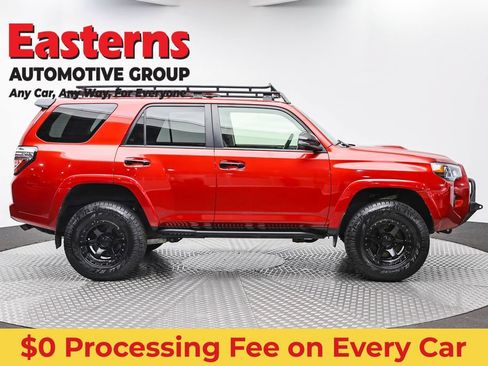 Used 2021 Toyota 4Runner Venture w/ Moonroof Package AWD/4WD image 4