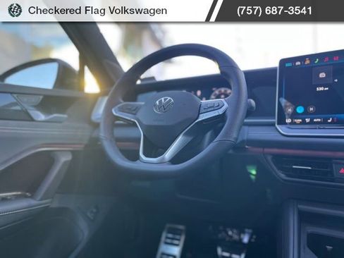 New 2026 Volkswagen Tiguan SE R-Line AWD/4WD image 29