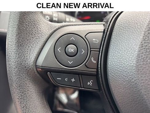 Used 2021 Toyota RAV4 XLE image 7