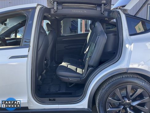 Used 2023 Tesla Model X image 7
