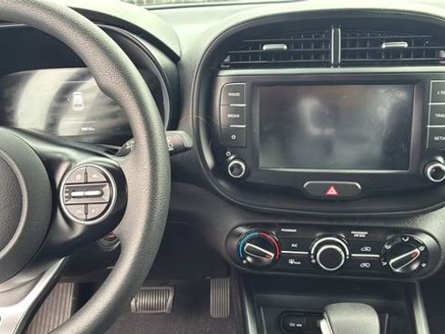 Used 2024 Kia Soul LX w/ Option Group 015 image 38