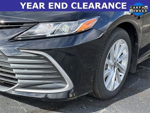 Used 2023 Toyota Camry LE image 9