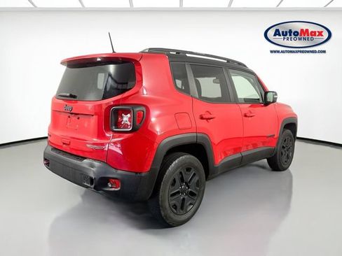 Used 2018 Jeep Renegade Trailhawk AWD/4WD image 2
