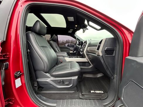 Used 2022 Ford F250 Lariat w/ Black Appearance Package image 24