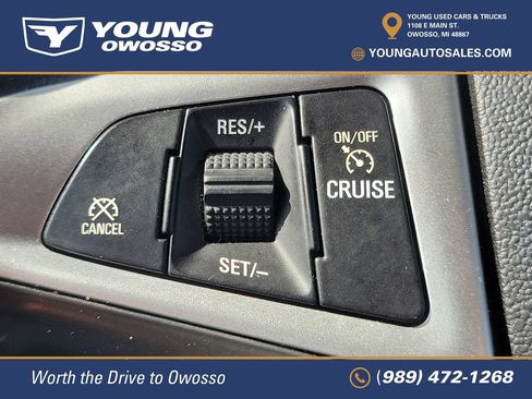 Used 2017 Chevrolet Equinox LT w/ Convenience Package FWD image 9