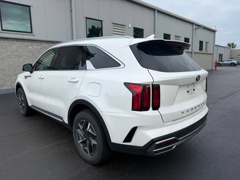 Used 2021 Kia Sorento EX FWD image 2