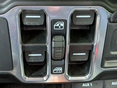 Used 2023 Jeep Wrangler Unlimited Sport AWD/4WD image 22