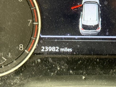 Used 2023 Nissan Rogue SV AWD/4WD image 9
