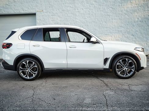 Used 2024 BMW X5 sDrive40i w/ Parking Assistance Package RWD image 17