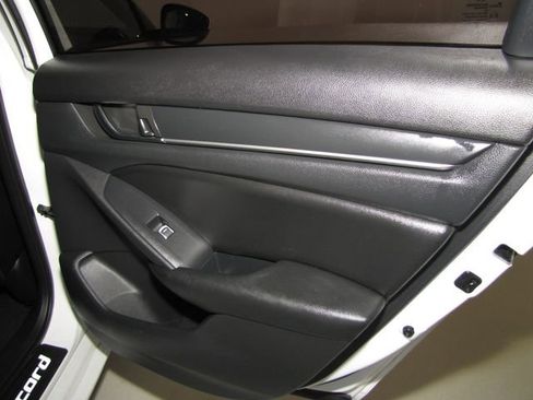 Used 2020 Honda Accord Sport image 18