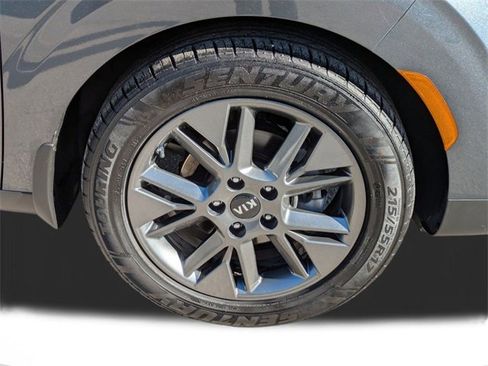 Used 2021 Kia Soul EX image 11