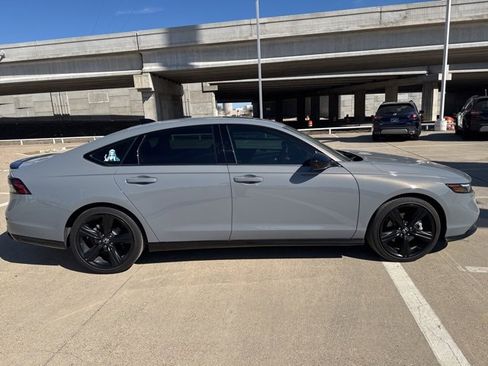 Used 2024 Honda Accord Sport image 2
