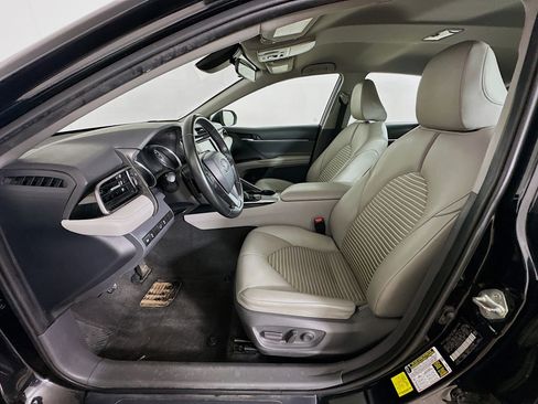 Used 2020 Toyota Camry SE image 13