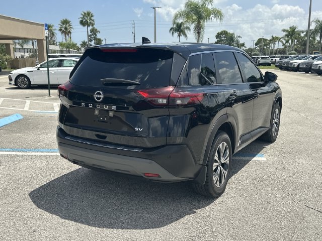 Used 2023 Nissan Rogue SV FWD image 6