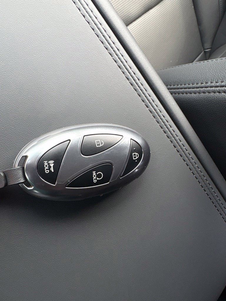 New 2027 Hyundai Santa Fe Limited FWD image 29
