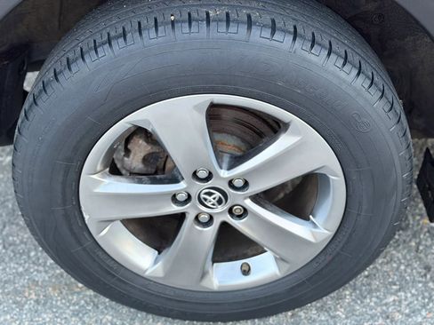 Used 2015 Toyota RAV4 XLE image 18