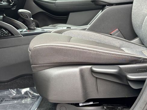 Used 2025 Chevrolet TrailBlazer LT image 23