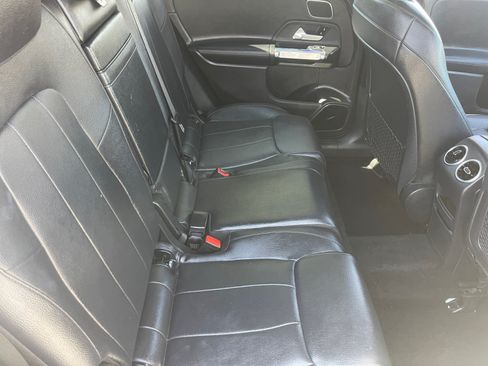 Used 2020 Mercedes-Benz GLB 250 4MATIC w/ Premium Package image 18