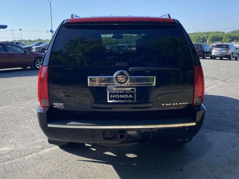 Used 2012 Cadillac Escalade Luxury AWD/4WD image 4