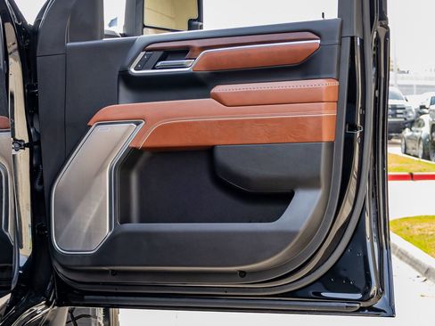 Used 2025 GMC Sierra 2500 Denali Ultimate image 37