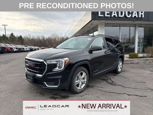 Used 2022 GMC Terrain SLE w/ Driver Convenience Package AWD/4WD image 1