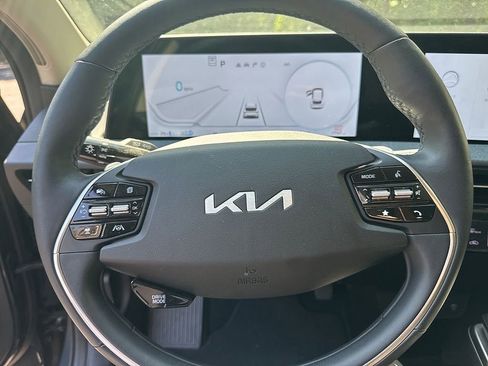 Used 2024 Kia EV6 Wind w/ Wind Technology Package AWD/4WD image 18