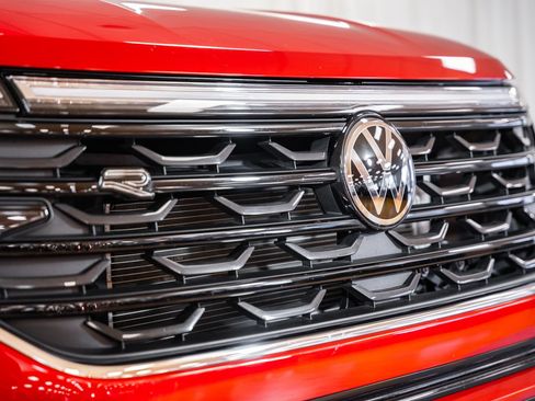 Used 2024 Volkswagen Atlas Cross Sport SEL R-Line AWD/4WD image 15