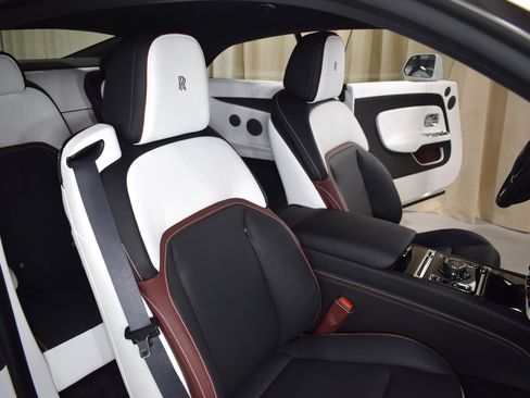 New 2025 Rolls-Royce Spectre w/ Leather Finishing Pack image 22